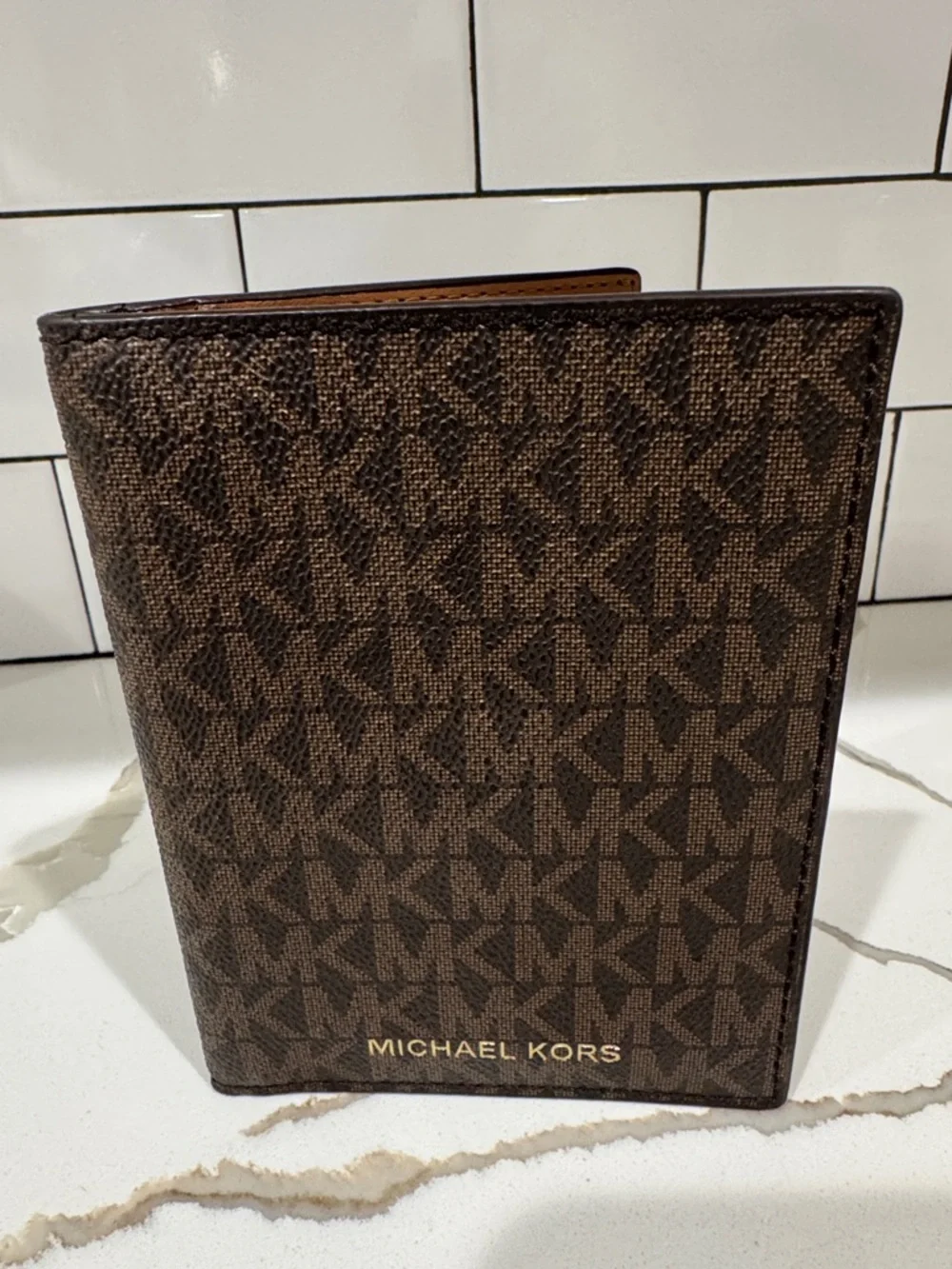 Michael Kors Passport Wallet Card Holder Brown Signature - Picture 1 of 6